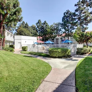 Hotel 6-santa Ana, Ca - Irvine - Orange County Airport